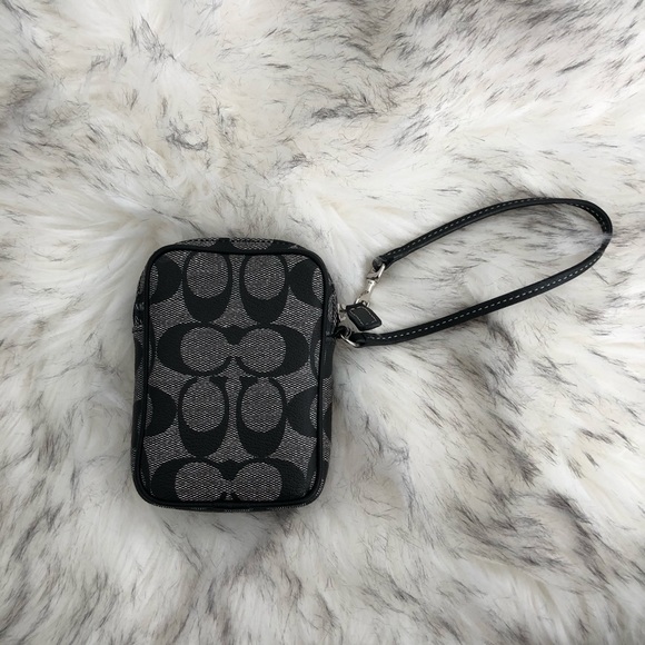 Authentic Coach Wristlet Bag - Picture 5 of 15